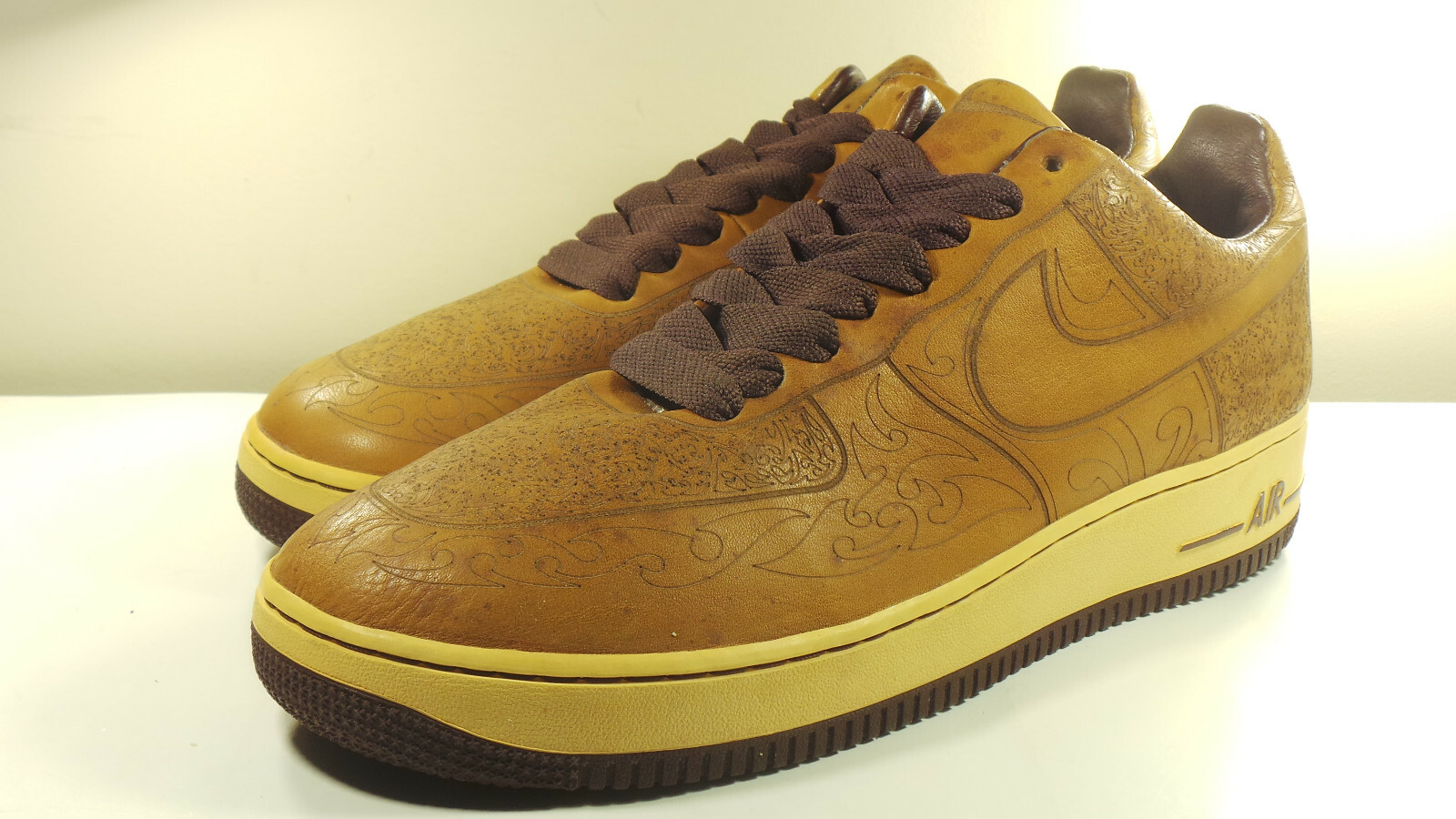 DS NIKE 2013 AIR FORCE 1 LASER MARK SMITH 308430 221 BROWN