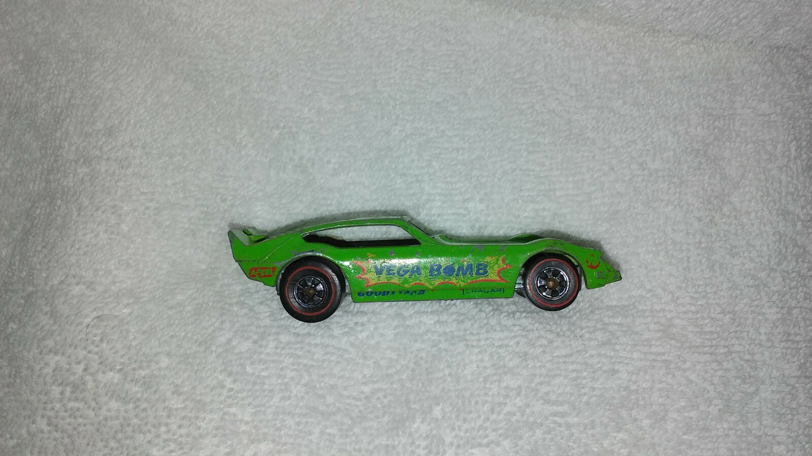 HOT WHEELS　VEGA BOMB　Redline　レッドライン　香港製 Vintage Mattel 1969 Hot Wheels Redline Vega Bomb Car, Hong