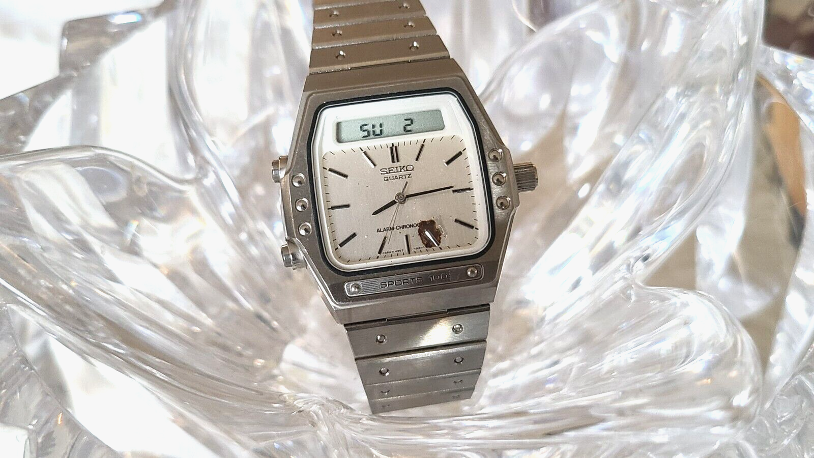 1981 SEIKO Sports 100 H357-55160 Japan Analog Digital 35mm 1981 SEIKO Sports 100 H357-55160 Japan Analog Digital 35mm