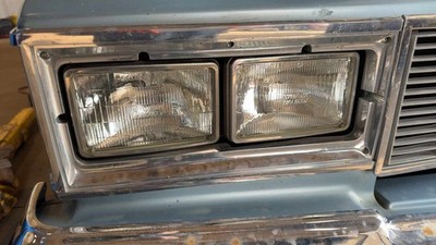 Used Right Headlamp fits: OLDS CUTLASS Right 81 82 83 84 85 86 87