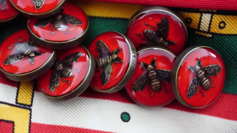 Set of  6 Gucci  BUTTONS   red  bees 14 mm 0,5 inch