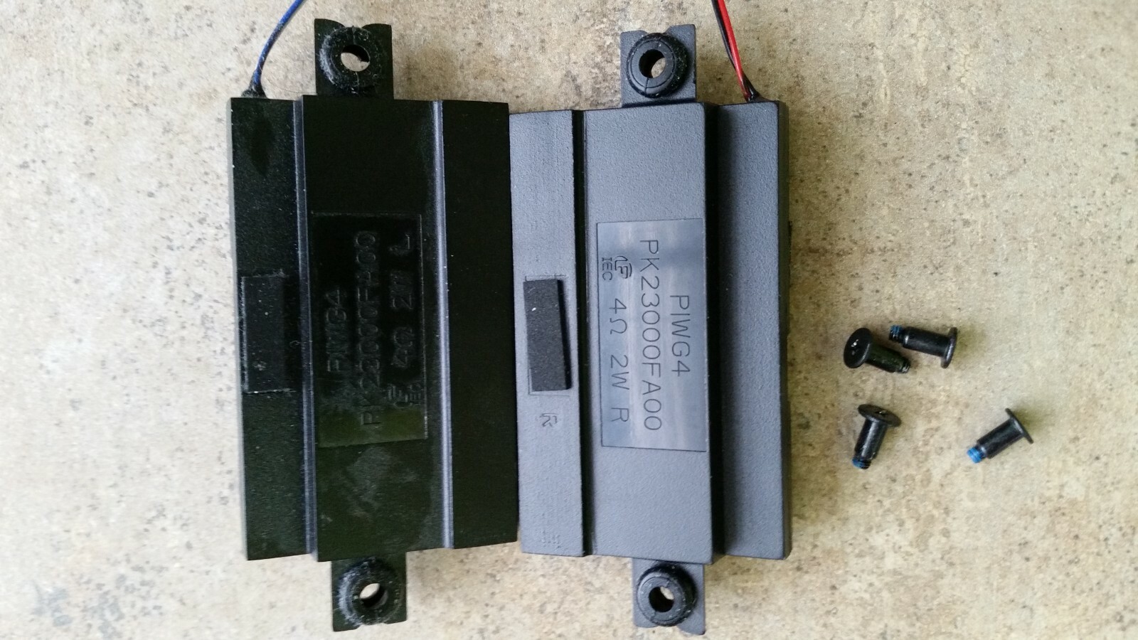 Lenovo G770 Speakers w/Screws PK23000FA00 PIWG4 Genuine