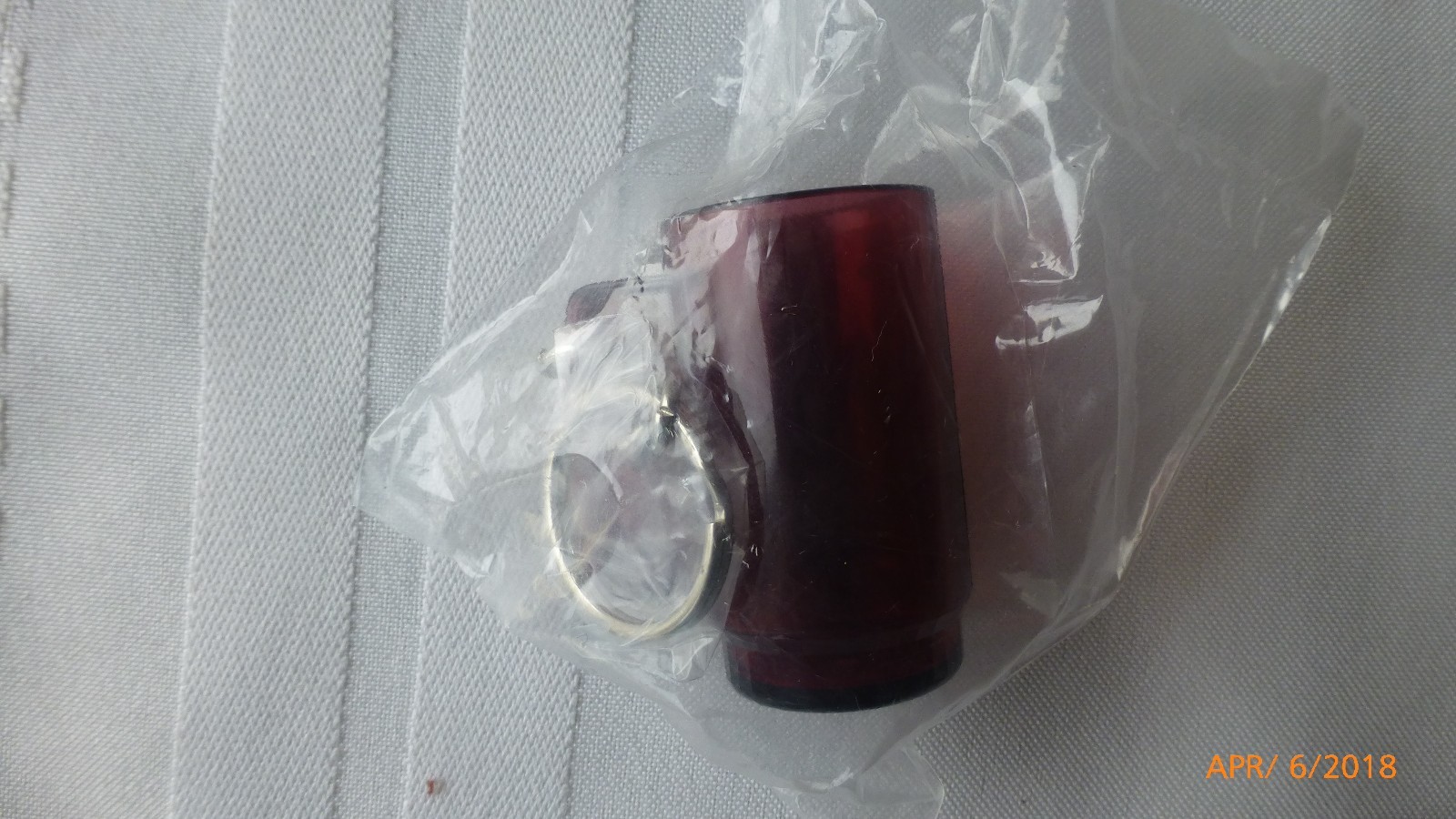 New Tupperware Purple Impressions Beer Mug Key Chain Rare Color