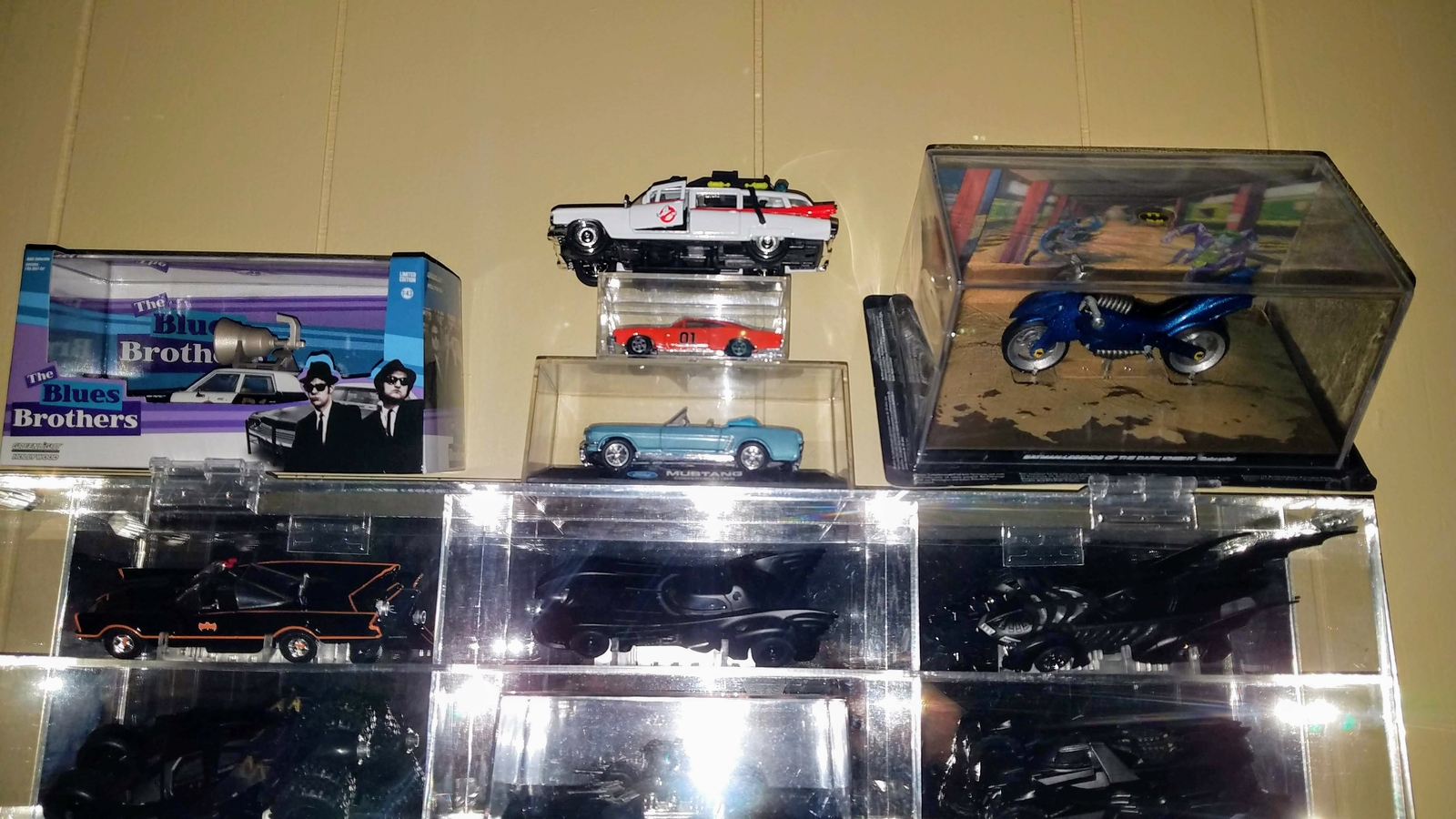 132 Slot Car Display Case fits 24 cars Comp eBay