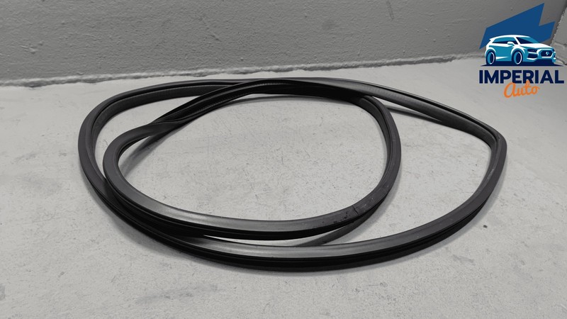 Used 2016-2021 Honda Civic Sedan Front Right or Left Door Body Wheatherstrip Seal OEM