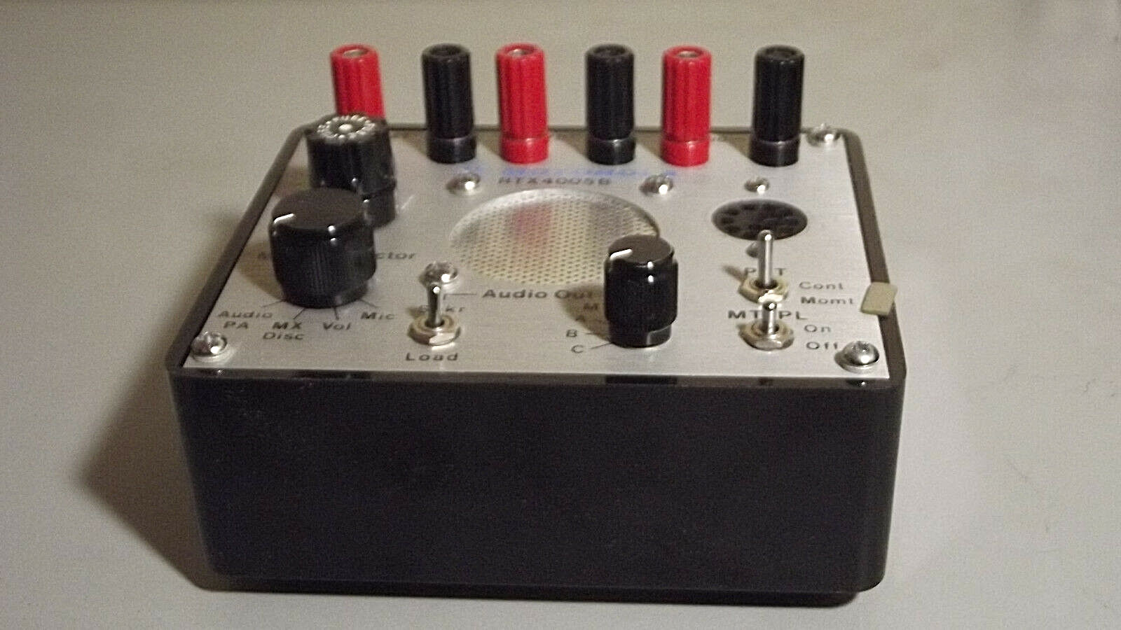 Motorola RTX 4005B VHF/UHF PortableTest Set
