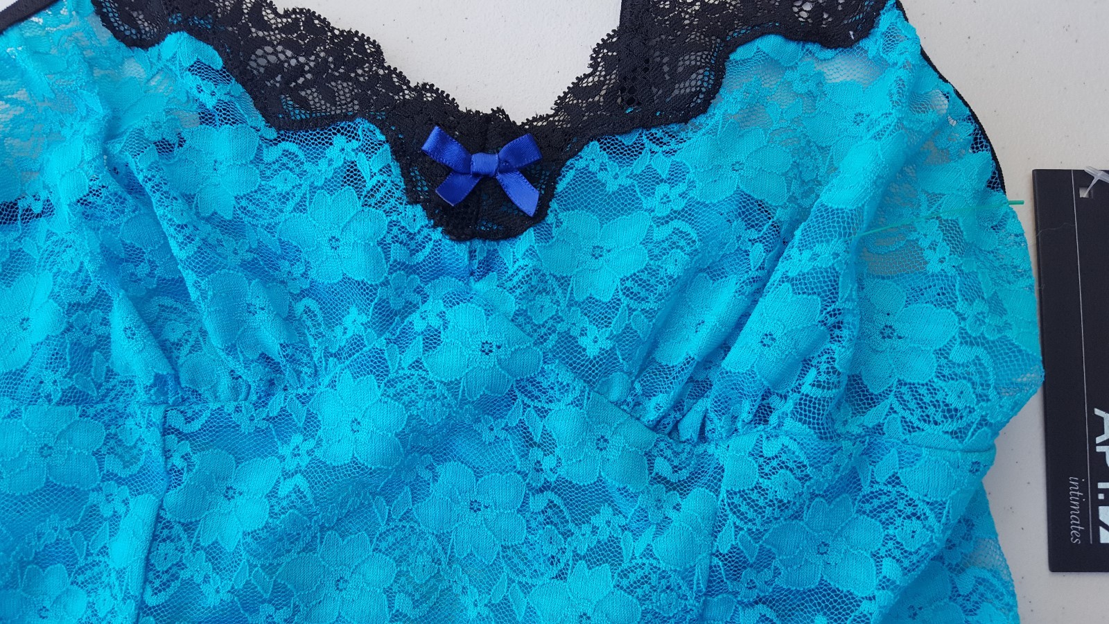 Beautiful APT.9 Turquoise and Navy Lace  Camisole Size Small NWT