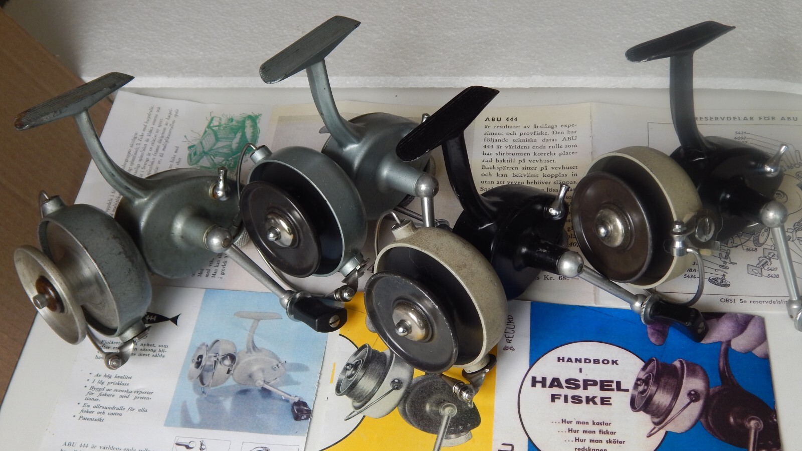 Early versions of 1950-60s' vintage ABU Record 444 spinning