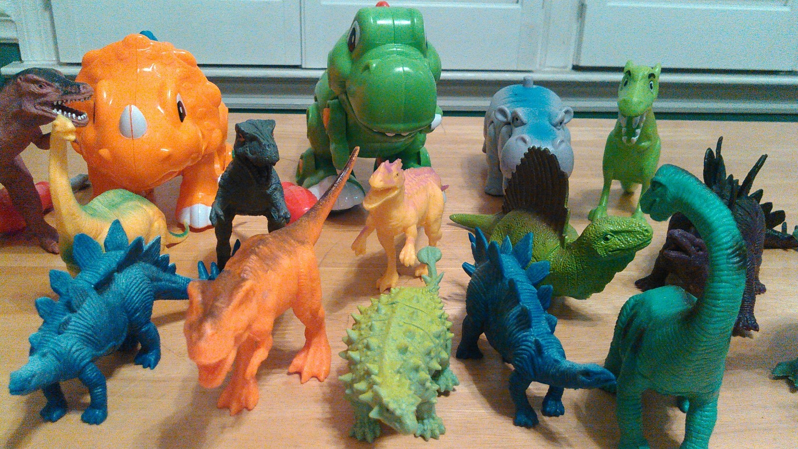 Assorted Mini Miniature Small Dinosaurs Lot of 17 Plastic & Vinyl Figures