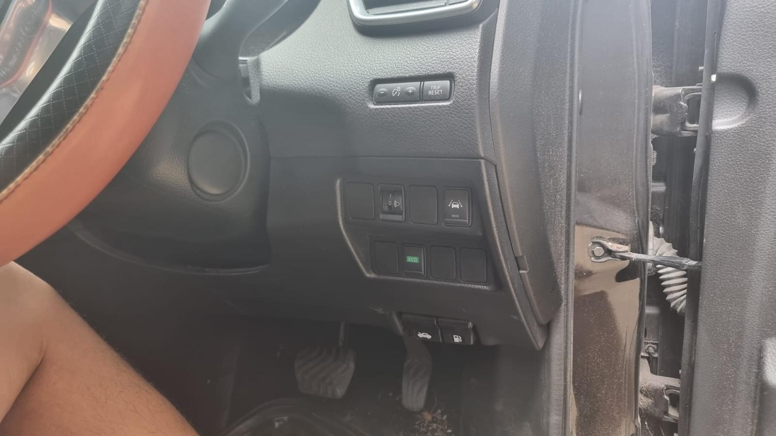 NISSAN QASHQAI J11 12/2013-07/2021 LEFT FRONT DOOR TRIM LEATHER ST/TS - thumbnail 12