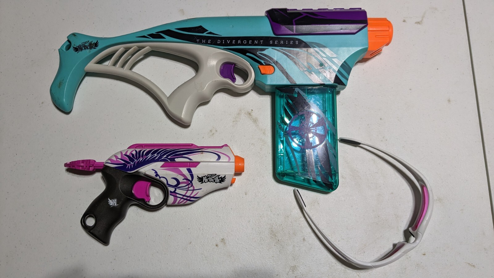 NERF Rebelle Divergent Series Allegiant Blaster with Bonus P