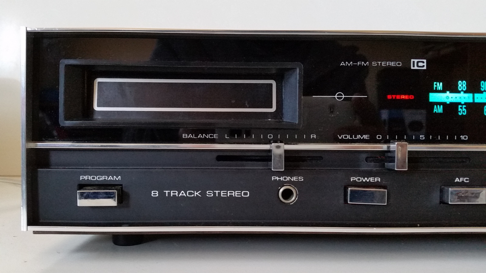 Excellent Vintage AM/FM/8 Eight Track Stereo Receiver Woolworth X-100