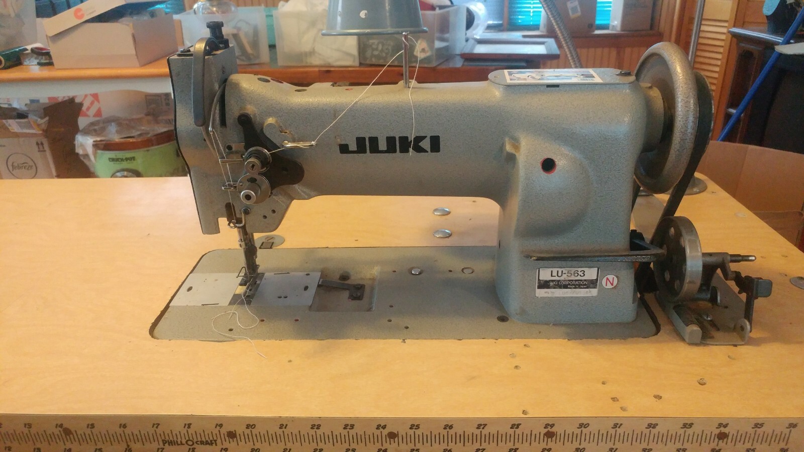 juki model Lu-563 sewing machine in great condition