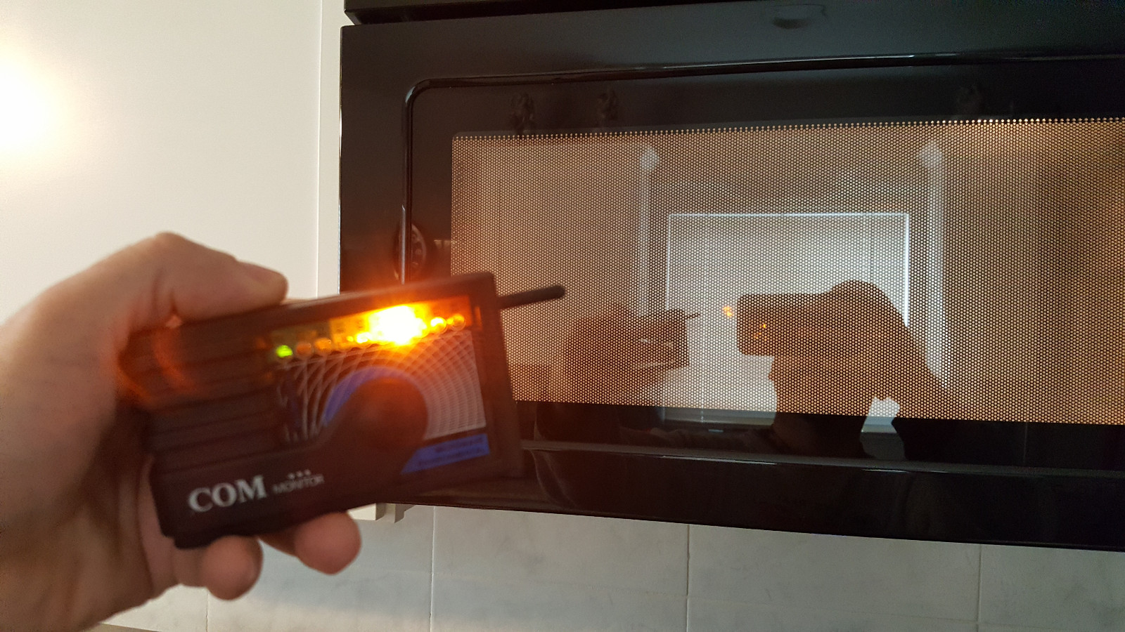 COM environmental microwave monitor. With instructions included.