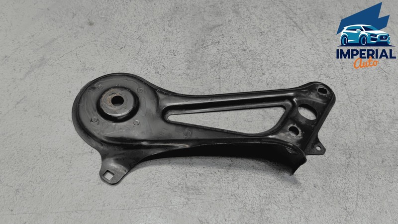 Used Toyota Sienna 2004-20 Front Subframe Crossmember Right Forward Brace Bracket OEM