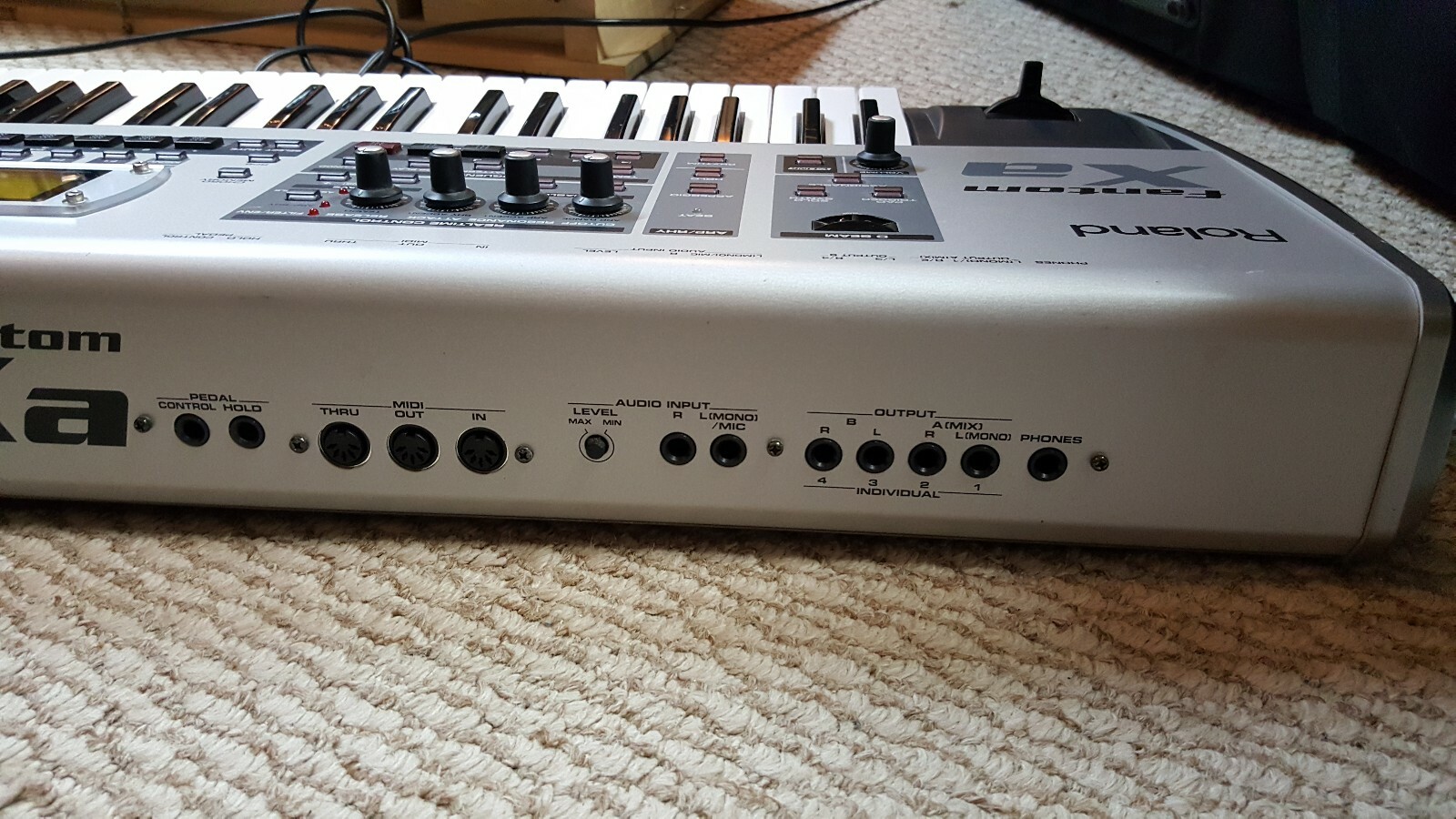 Roland Fantom XA 61-Key Keyboard/Synthesizer - Near Mint Condition