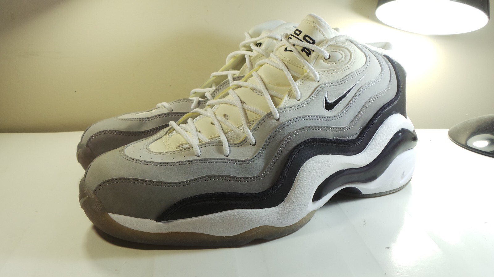 NIKE 2007 AIR ZOOM FLIGHT 96 317980 101 RETRO GREY 10.5 NIKE 2007 AIR ZOOM FLIGHT 96 317980 101 RETRO GREY 10.5