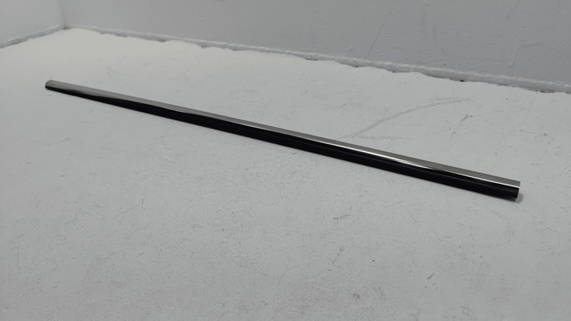 Used 2018-2025 Volkswagen Atlas Front Left Driver Side Door Window Belt Molding OEM