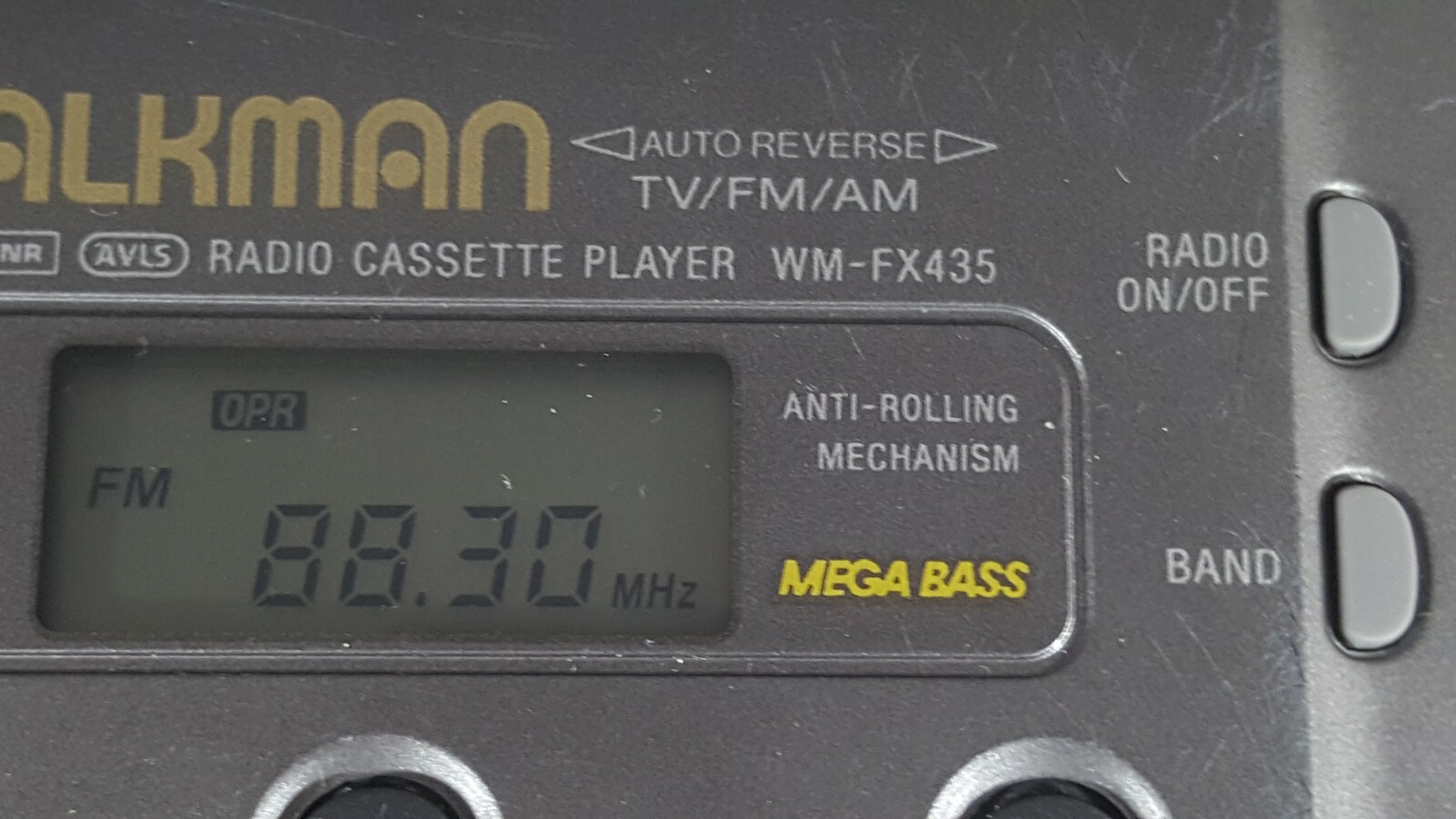 Sony Walkman WM-FX435 TV/FM/AM Cassette Tape, Radio Works, Needs Belts