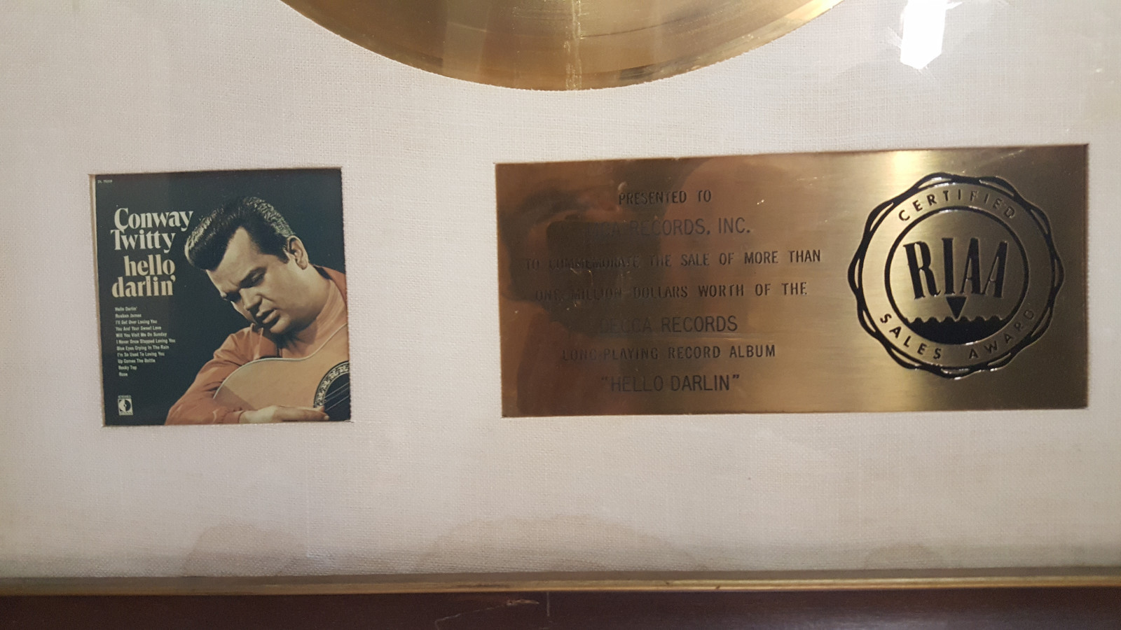 CONWAY TWITTY - HELLO DARLIN' RIAA GOLD RECORD AWARD PRESENTED MCA RECORDS