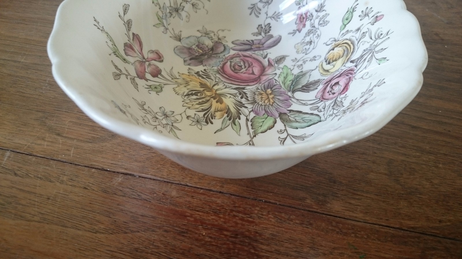 Vintage JOHNSON BROTHERS SHERATON 8-3/4