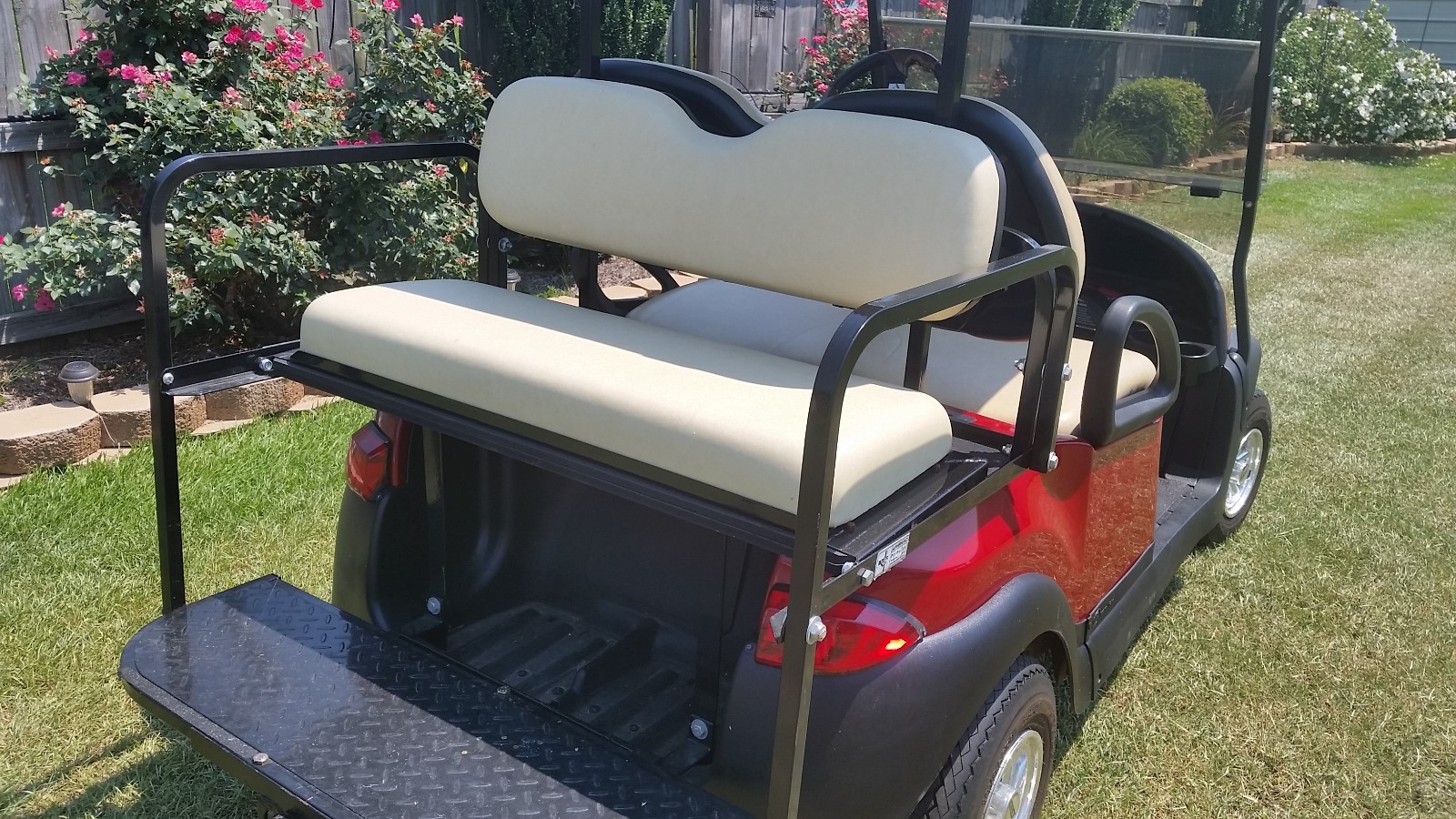 Golf cart, 2014/2017 Club car, 2014 chassis, everything above is 2017. loaded