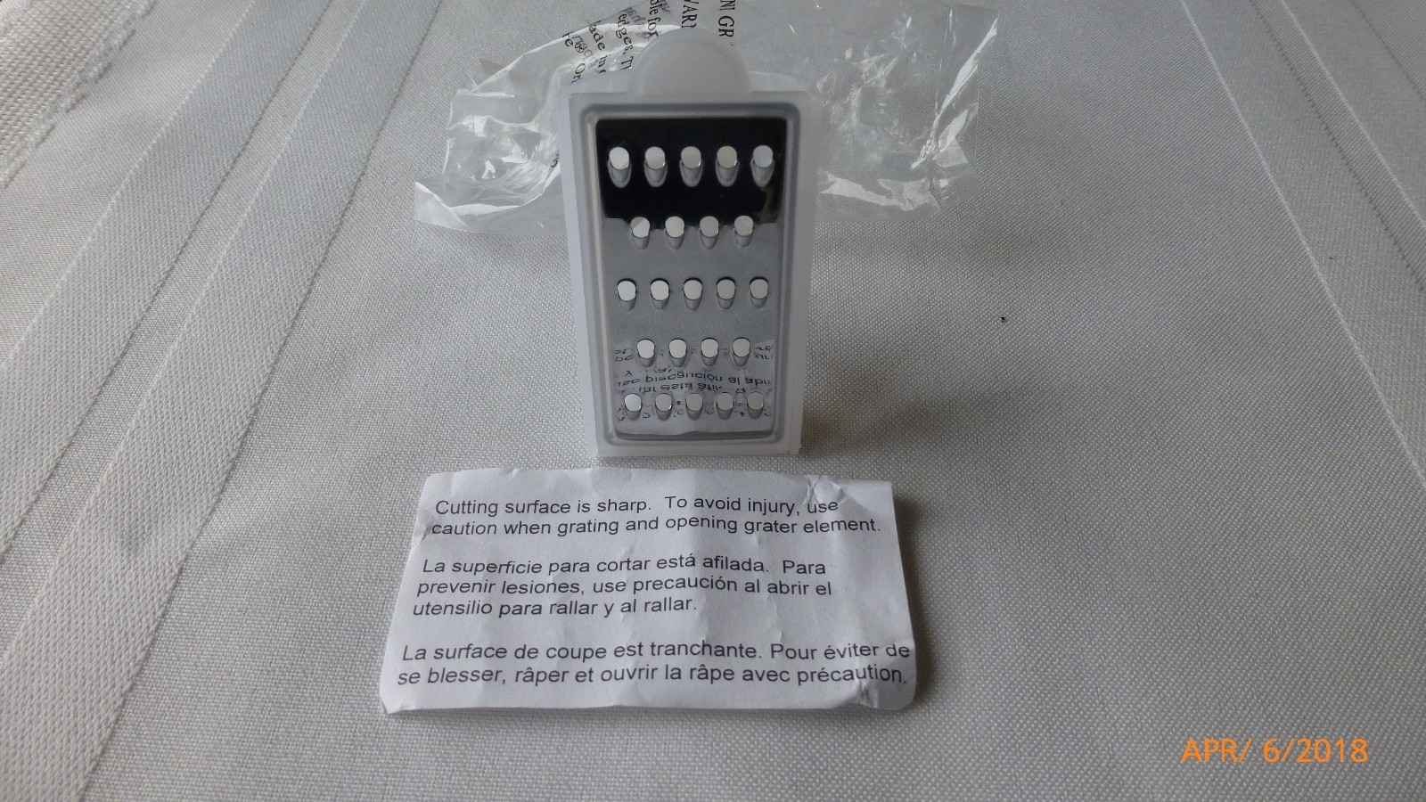 New Tupperware Mini Grater Sealed Set of 5 Mini Grate N Measure