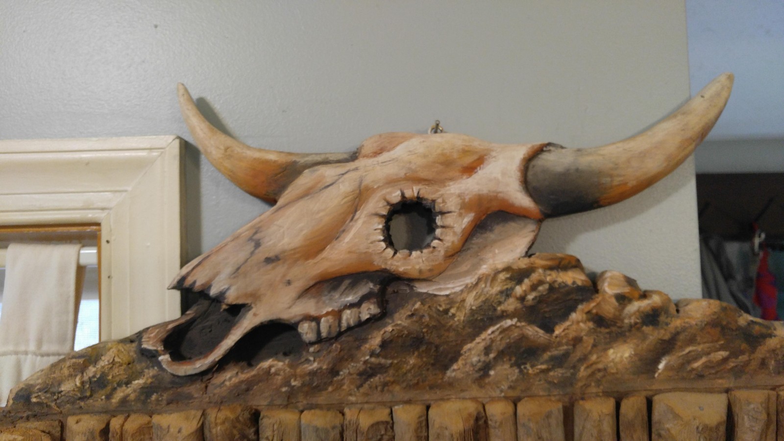 Vintag Southwest Americana Folk Art Wood Wall Rack Rustic Cowboy Horseshoe Skull