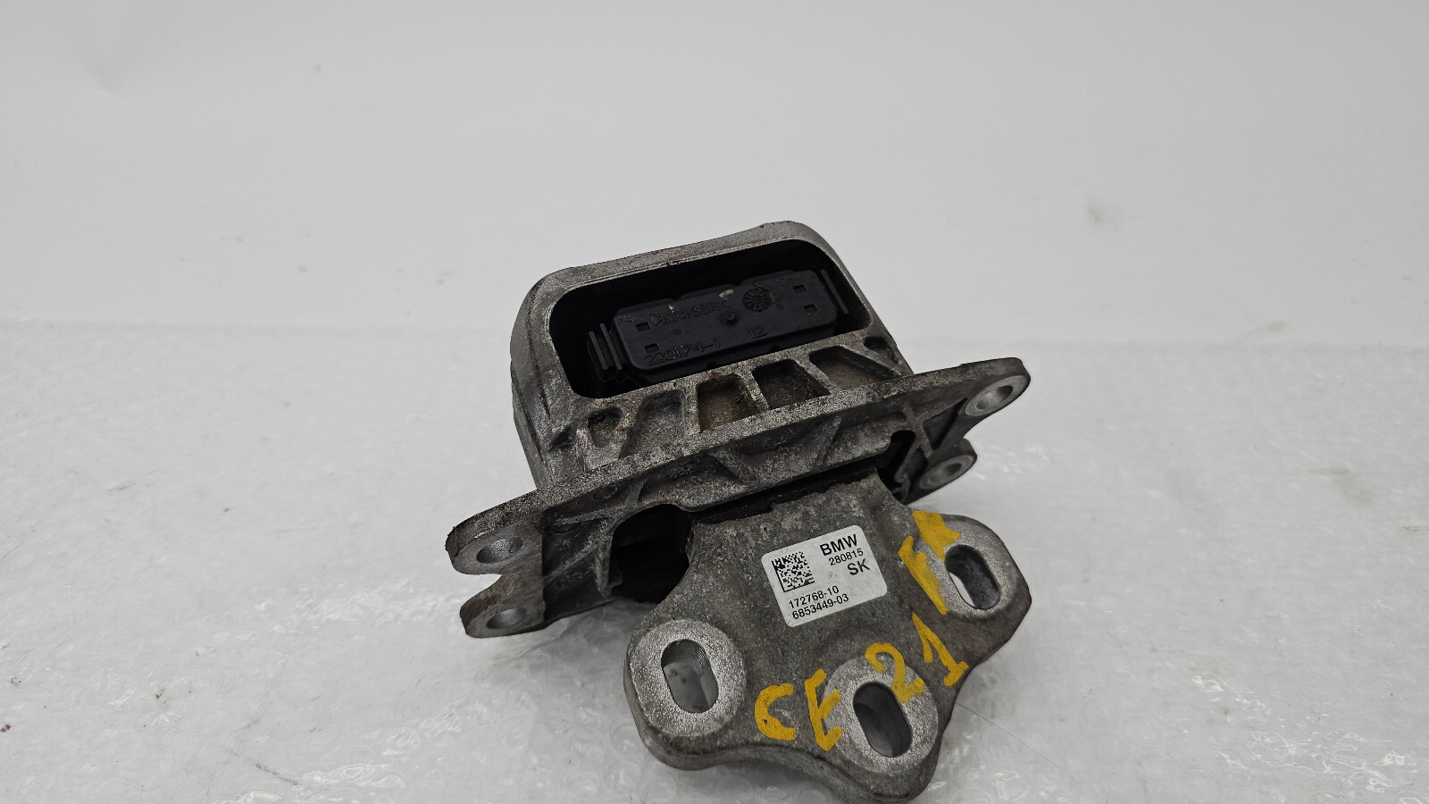 2016-2019 BMW F48 X1 XDrive28i 2.0L A/T Front Right Side Engine Motor Mount OEM