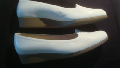 All WHITE SHOES Selby Active Flex Soft and Comfortable Pre-owned Sz 8 1/2