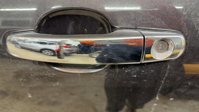 Used Left Front Outside Door Handle fits: 2017 Chevrolet Traverse Grade A