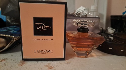 LANCOME Trésor L'eau de Parfum 100ml Trésor Eau de Parfum - Elegant Rose & Delicate Fruit - Lancôme