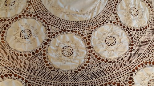 Antique French Farmhouse Linen and Lace Oval Table Cloth 102
