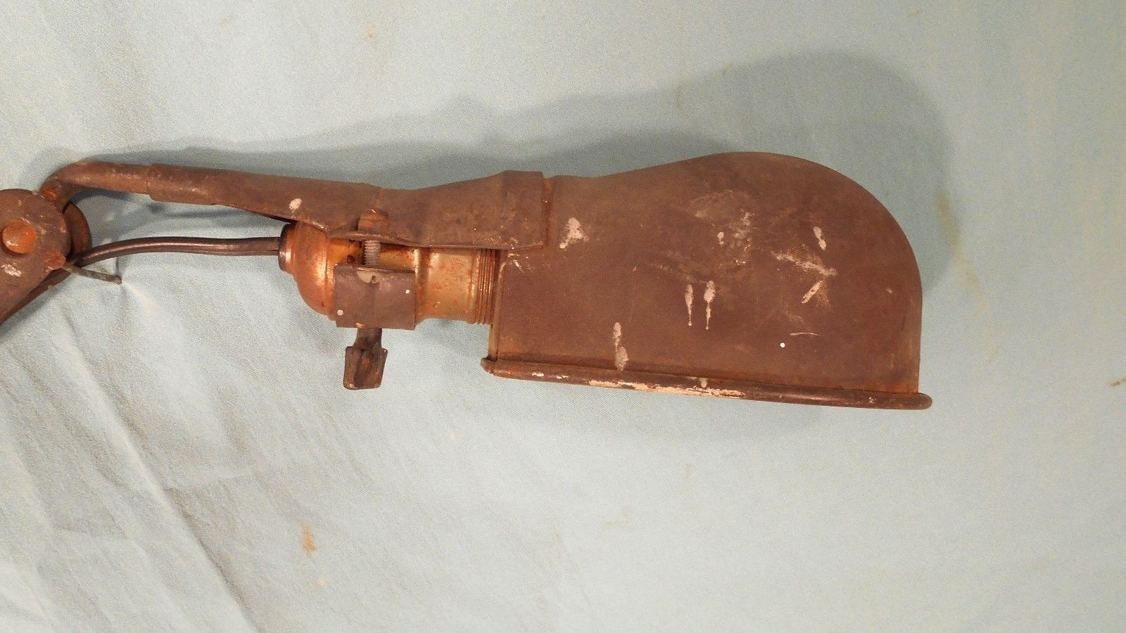 VINTAGE O.C.WHITE(?) FOSTORIA (?) ADJUSTABLE BALL ARM BOLT ON WORK LIGHT