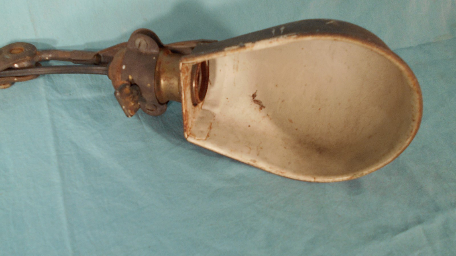 VINTAGE O.C.WHITE(?) FOSTORIA (?) ADJUSTABLE BALL ARM BOLT ON WORK LIGHT