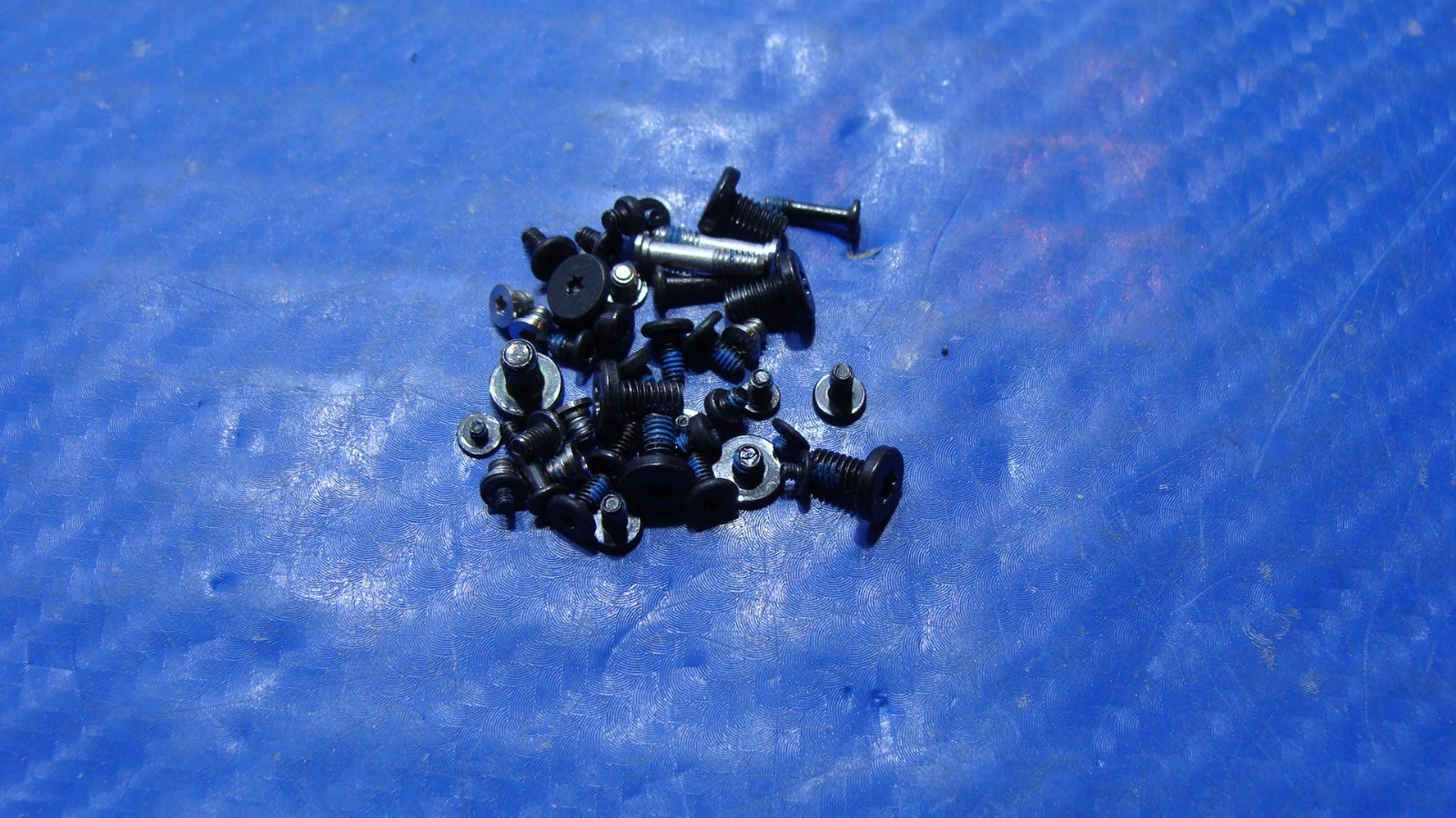 MacBook Air 13" A1466  MJVE2LL OEM Laptop Screw Set Screws GS24217 GLP*