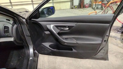 17-18 Nissan Altima Sedan Front RH Passenger Interior Door Trim Panel (Charcoal)