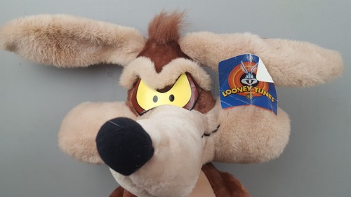 Vintage 1997 18' inch tall Looney tunes wile e coyote Stuffed animal plush toy
