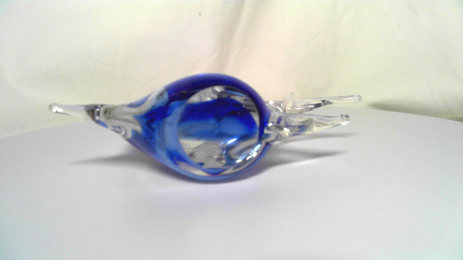 ART GLASS FISH PAPERWEIGHT BLUE OMBRE