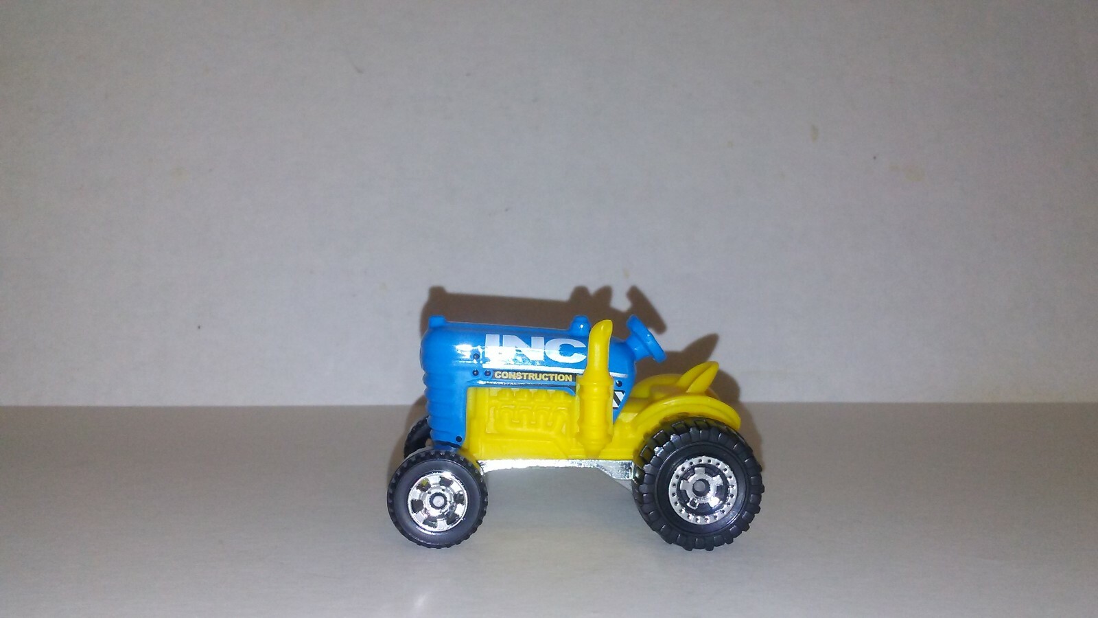 MATCHBOX - 1/64 - CONSTRUCTION - CROP MASTER TRACKER - DIORAMA-DIECAST CAR