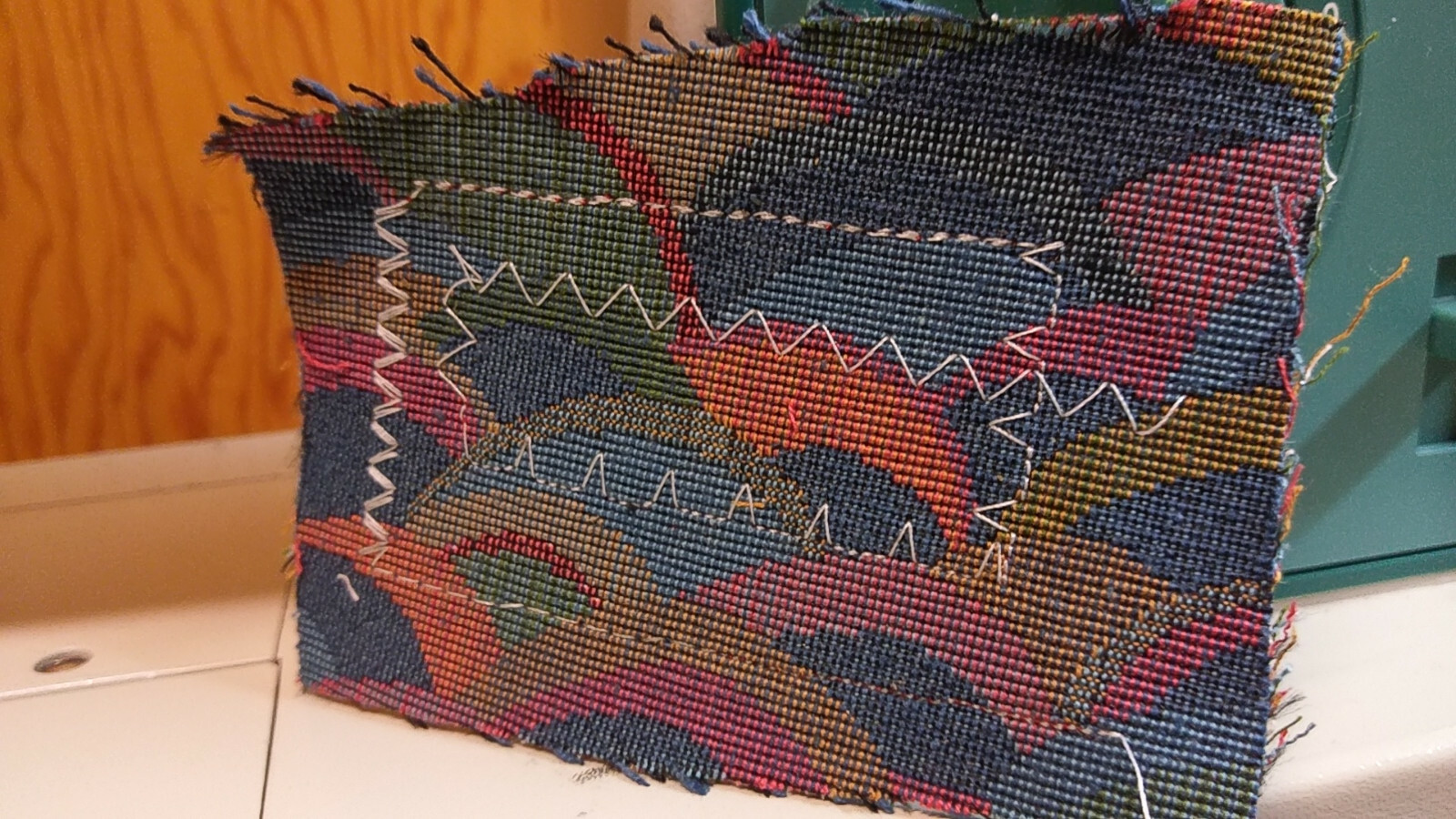 Singer Merritt 3012 Sewing Machine Heavy Duty Leather Upholstery Denim Serviced