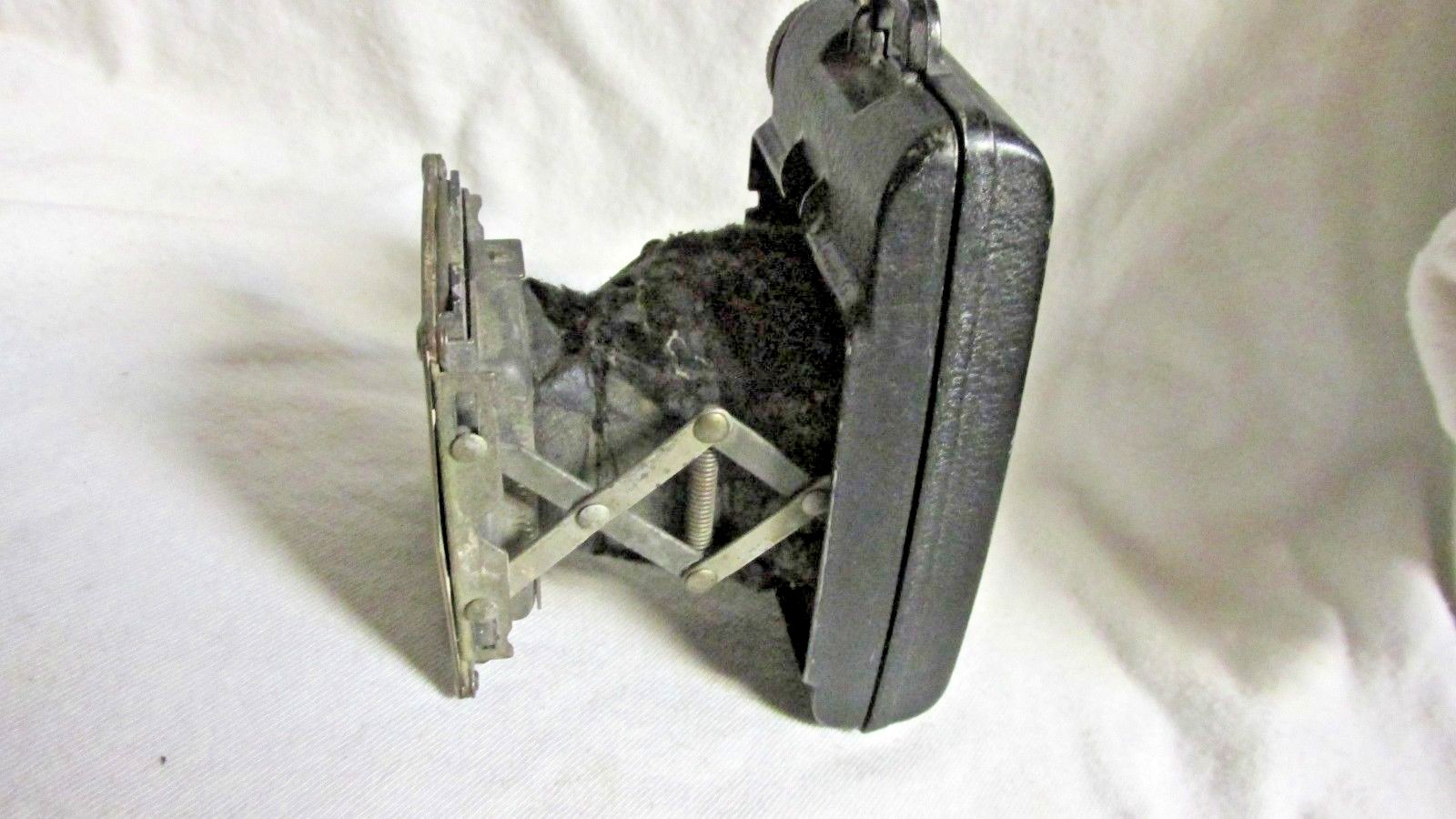 Vintage Universal Univex Model AF-3 Mini Folding Camera