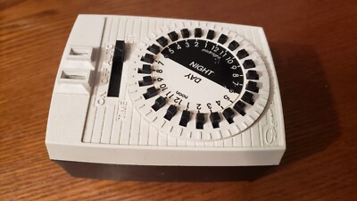 Toastmaster (12-047) Multiple Analog Program 24 Hour Manual Plug-in Timer 