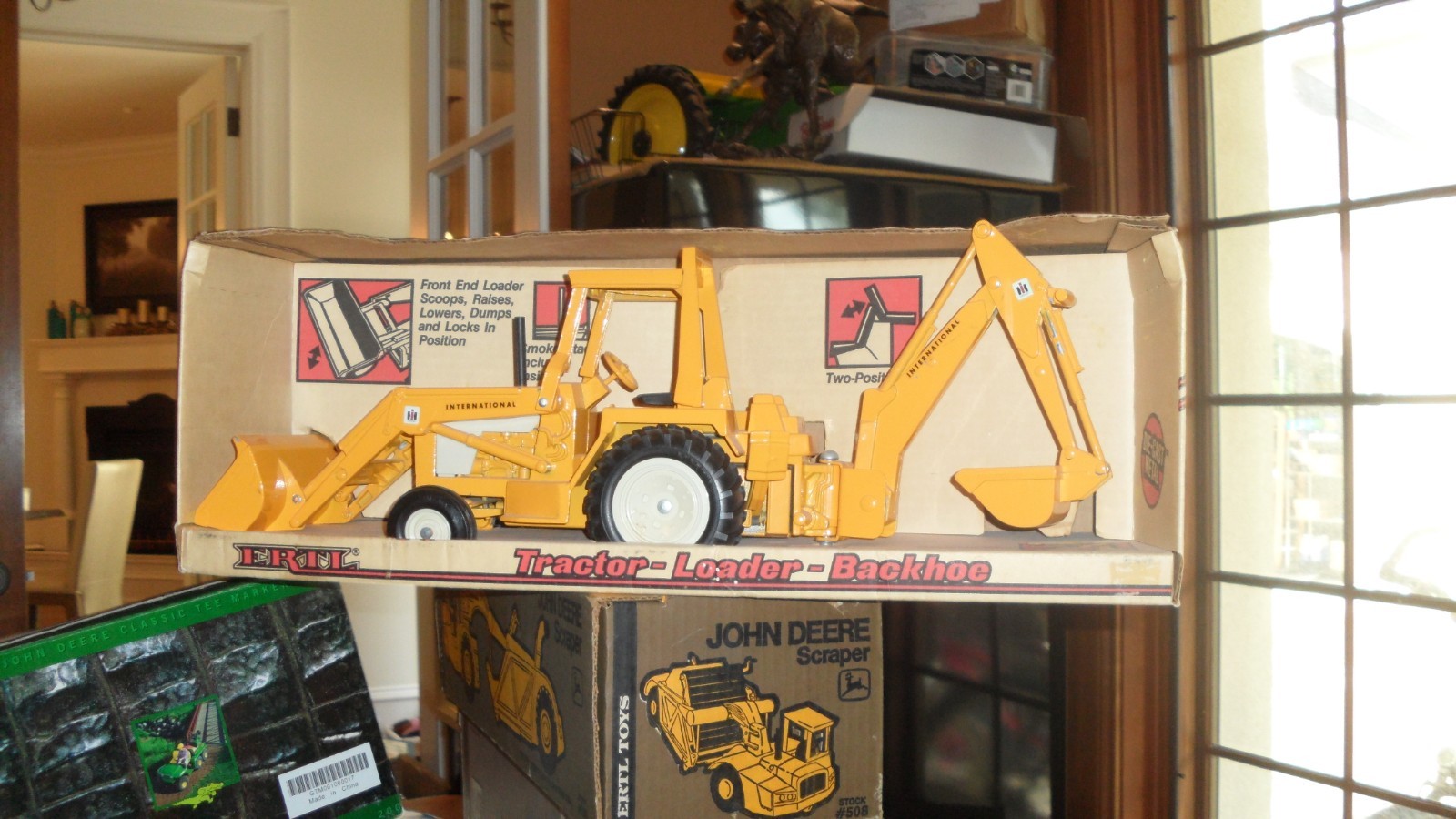 Ertl 1/16 International Tractor Loader-Backhoe New in Box RARE