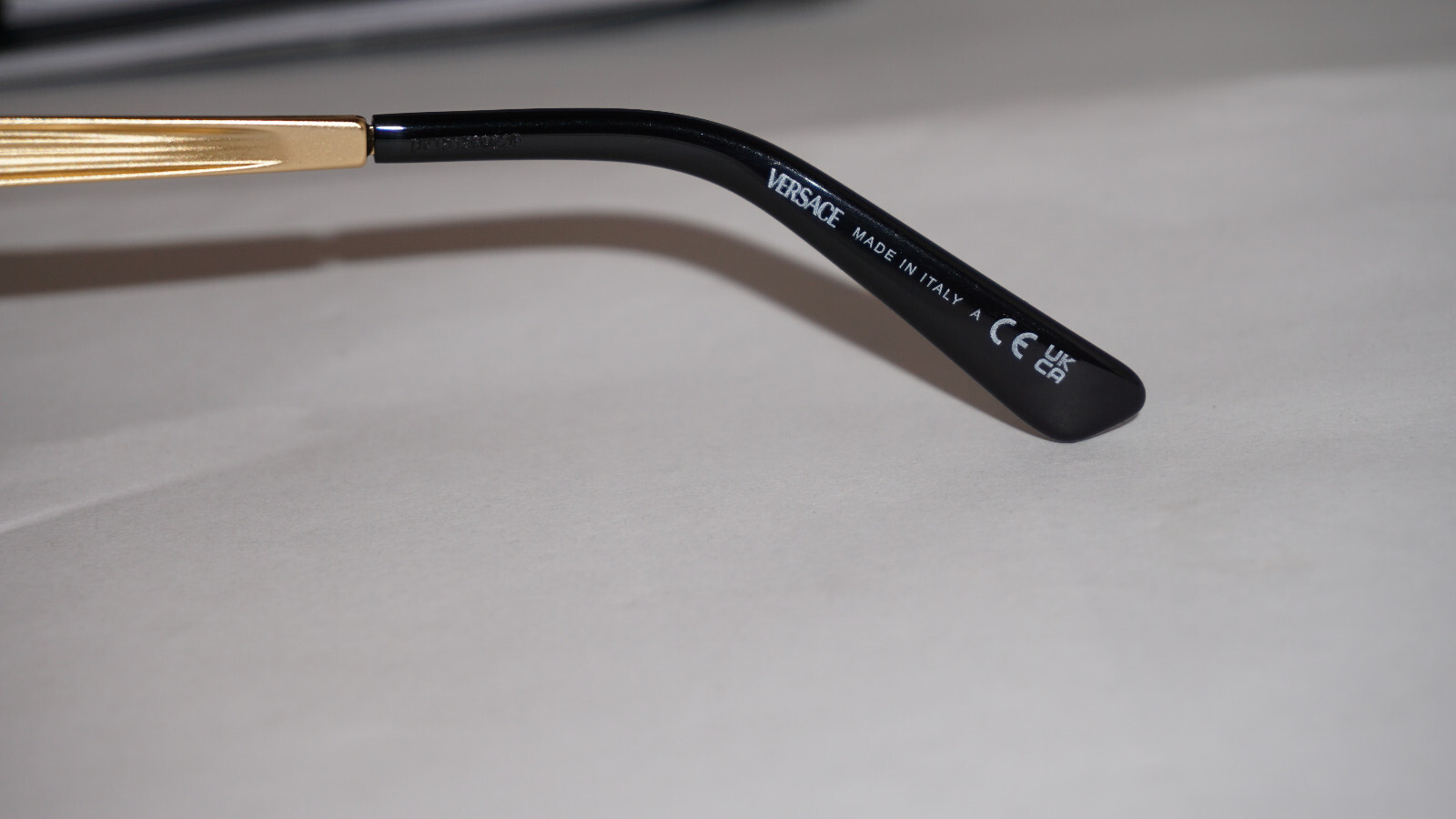 Pre-owned Versace Sunglasses Gold Red Mirror Ve2161 1002f9 42 140