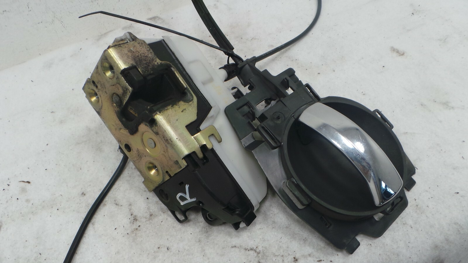 Citroen C2 BJ2006 Door Lock and Door Handle Front Right Citroen Parts