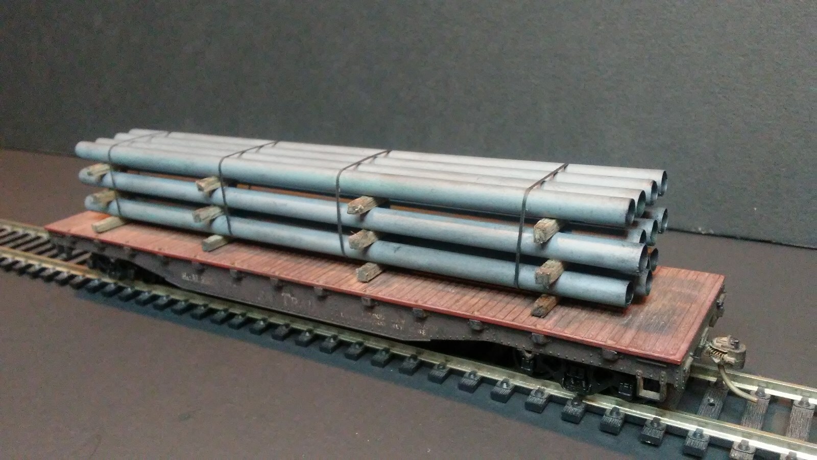 HO SCALE CUSTOM PIPE LOAD - WEATHERED