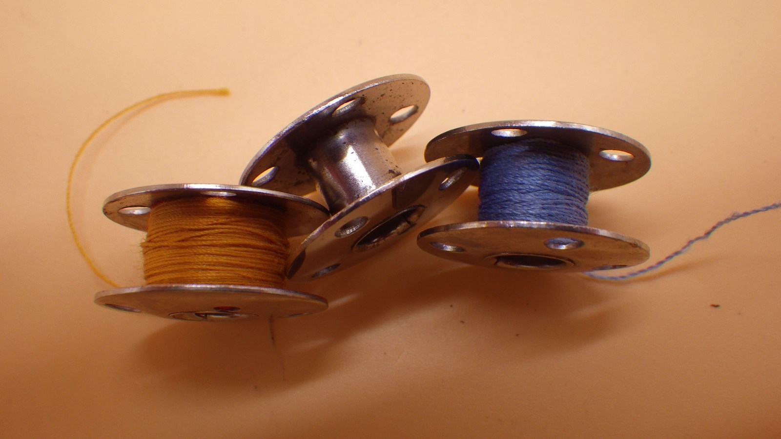 3 Vintage Singer Sewing Machine Early Bobbins  66 99 185 101 201    