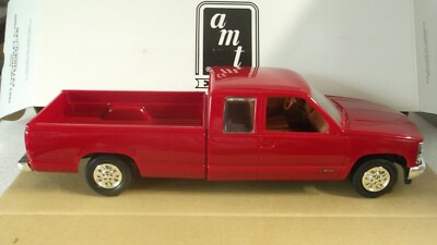 ERTL AMT 1993 Chevy Extended Cab C-1500 Dealer Promo Model 1:25 Victory Red 6160