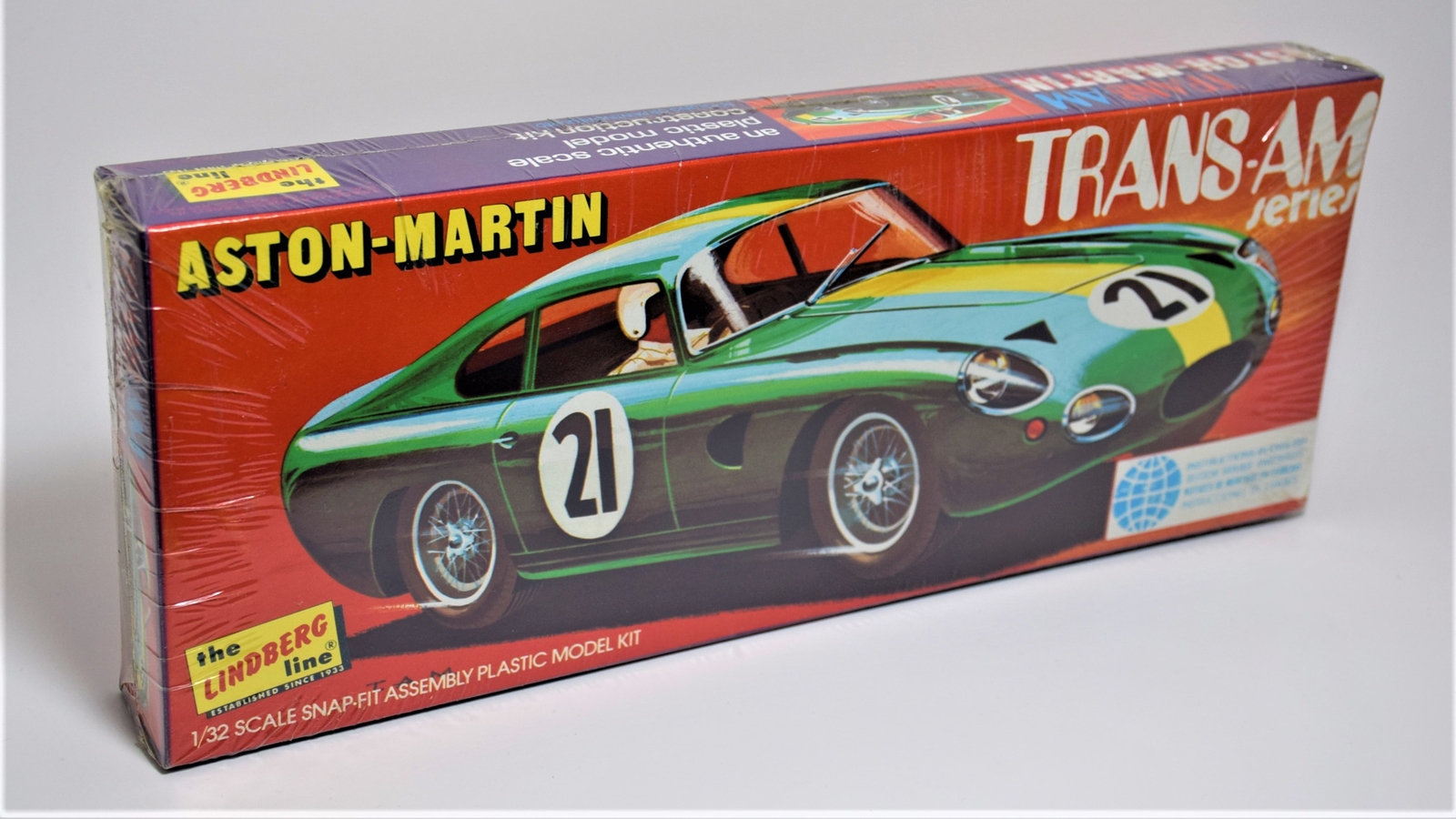 Lindberg 6053 1/32 Scale Aston Martin Trans-Am Racier Plastic Model Kit
